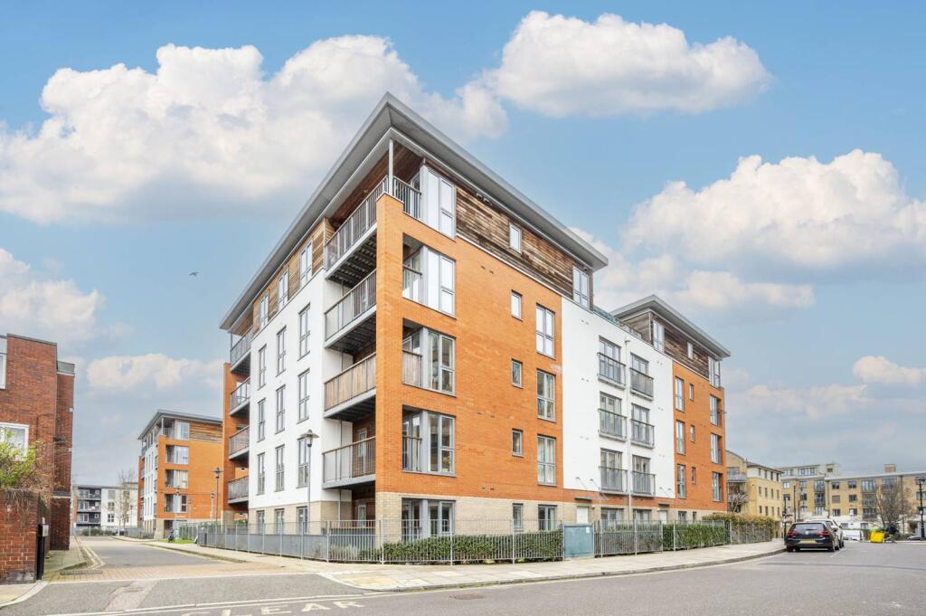 2 bed 1st Floor Flat for rent in Bow. From Foxtons - Wapping