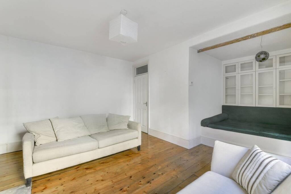 2 bed 1st Floor Flat for rent in London. From Foxtons - Wapping 2 bed 1st Floor Flat for rent in London. From Foxtons - Wapping