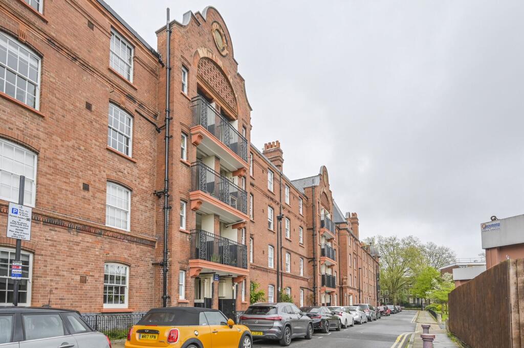 1 bed 1st Floor Flat for rent in London. From Foxtons - Wapping