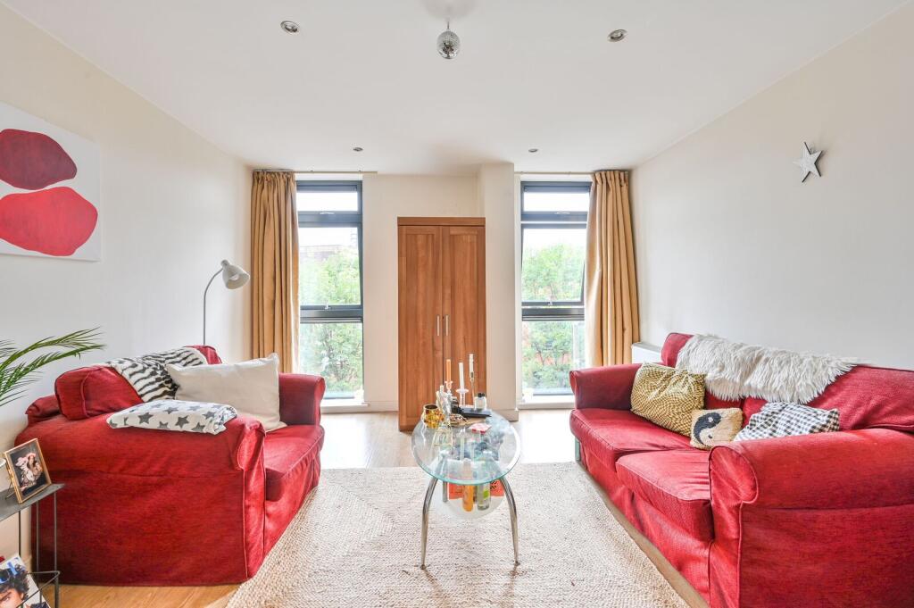 1 bed 1st Floor Flat for rent in London. From Foxtons - Wapping