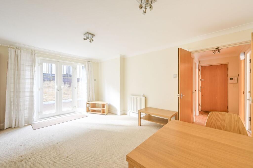 1 bed 1st Floor Flat for rent in Stepney. From Foxtons - Wapping
