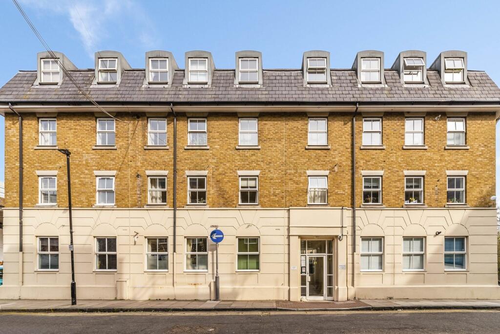 2 bed 1st Floor Flat for rent in Stepney. From Foxtons - Wapping