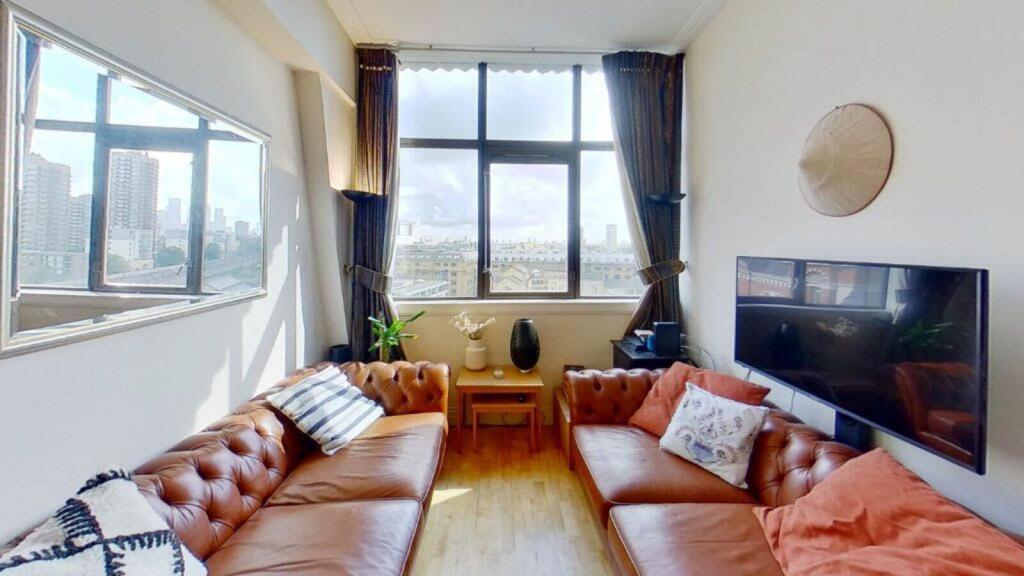 2 bed 1st Floor Flat for rent in Stepney. From Foxtons - Wapping 2 bed 1st Floor Flat for rent in Stepney. From Foxtons - Wapping