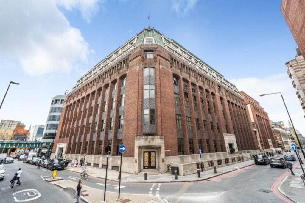 1 bed 1st Floor Flat for rent in London. From Foxtons - Wapping