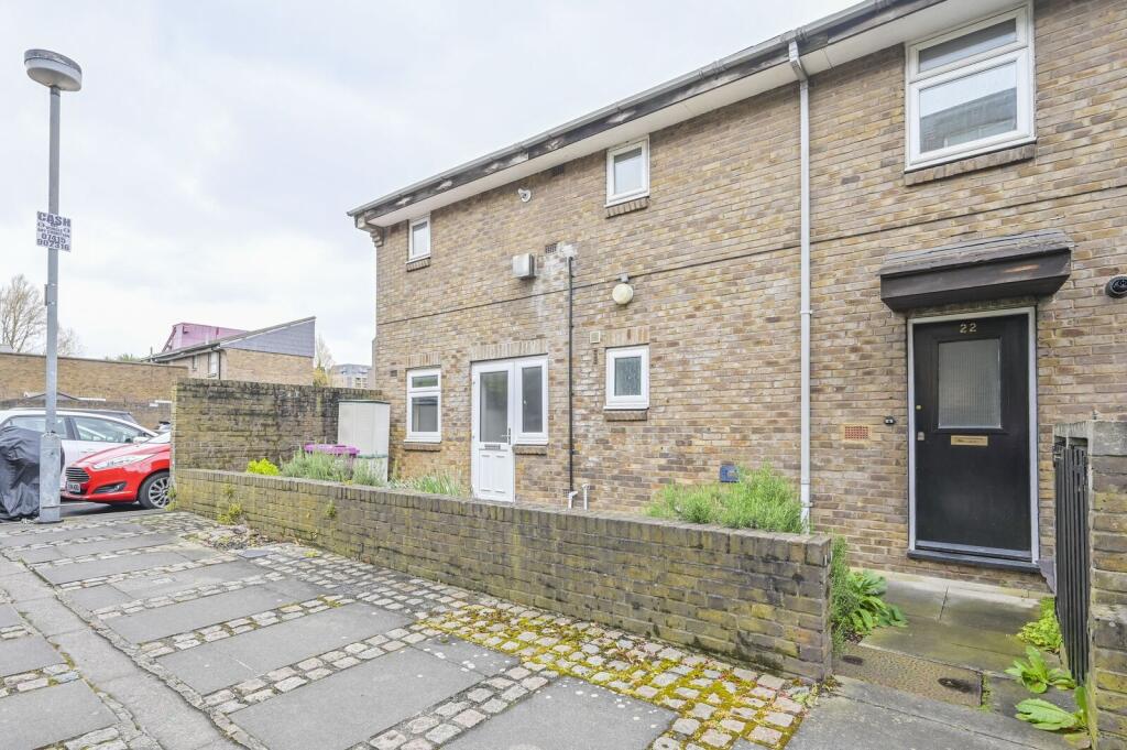 2 bed 1st Floor Flat for rent in London. From Foxtons - Wapping