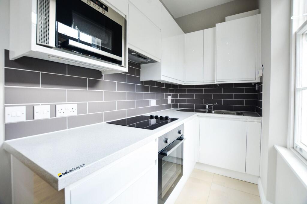 1 bed 1st Floor Flat for rent in London. From Foxtons - Wapping