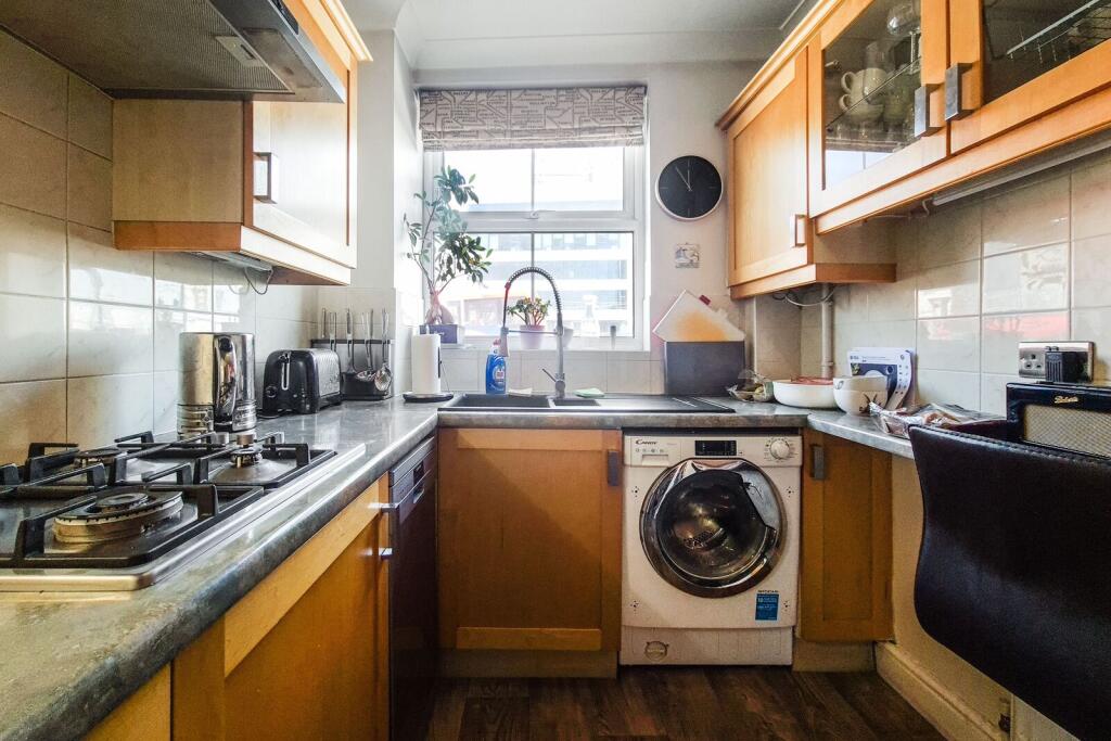 2 bed 1st Floor Flat for rent in Stepney. From Foxtons - Wapping 2 bed 1st Floor Flat for rent in Stepney. From Foxtons - Wapping