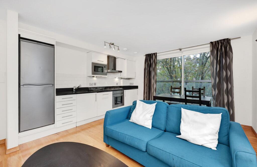 2 bed 1st Floor Flat for rent in Stepney. From Foxtons - Wapping