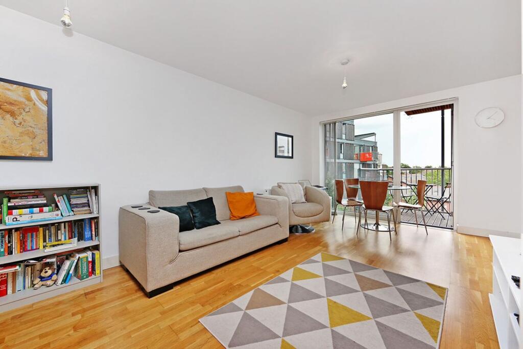 1 bed 1st Floor Flat for rent in London. From Foxtons - Wapping 1 bed 1st Floor Flat for rent in London. From Foxtons - Wapping