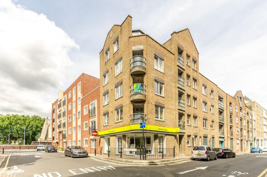 1 bed 1st Floor Flat for rent in Poplar. From Foxtons - Wapping