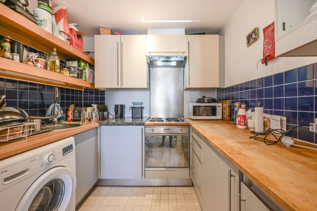 2 bed 1st Floor Flat for rent in London. From Foxtons - Wapping
