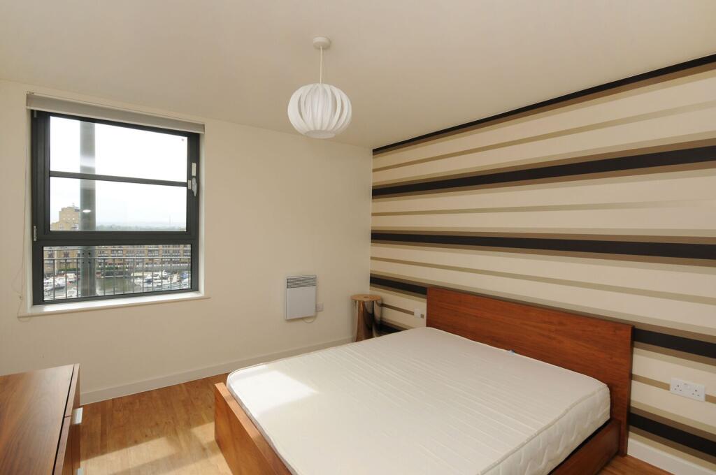 1 bed 1st Floor Flat for rent in Poplar. From Foxtons - Wapping