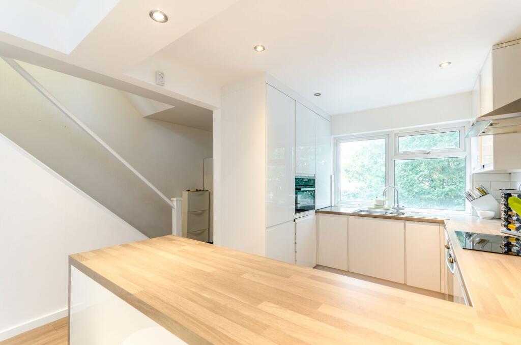 2 bed Annexe for rent in Stepney. From Foxtons - Wapping 2 bed Annexe for rent in Stepney. From Foxtons - Wapping