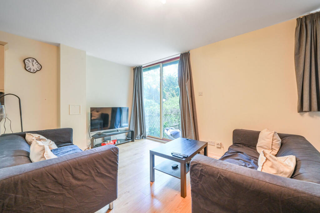 2 bed 1st Floor Flat for rent in Bermondsey. From Foxtons - Wapping