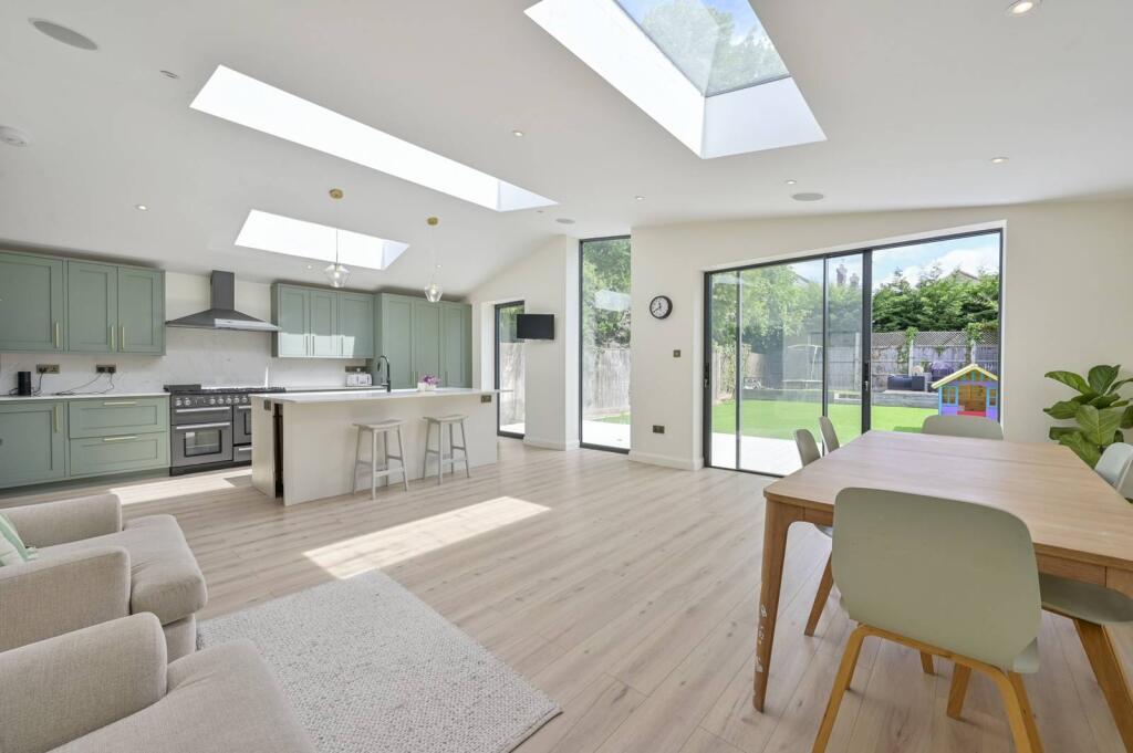 4 bed Detached for rent in London. From Foxtons - Wimbledon 4 bed Detached for rent in London. From Foxtons - Wimbledon