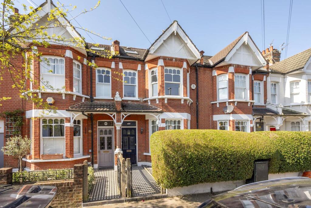 4 bed Mid Terraced House for rent in London. From Foxtons - Wimbledon