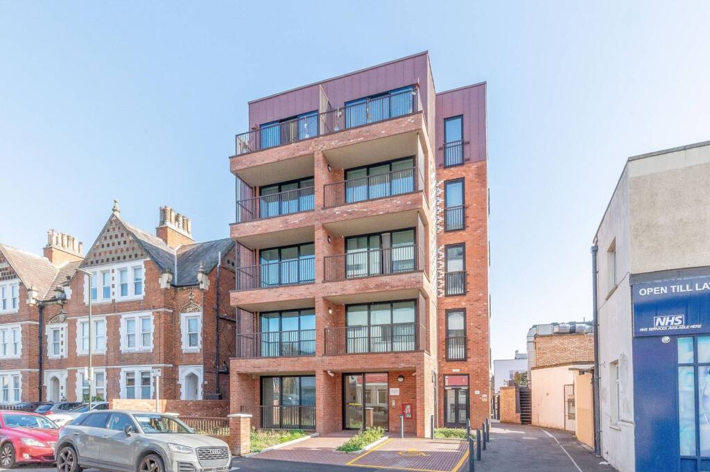 1 bed 1st Floor Flat for rent in London. From Foxtons - Wimbledon