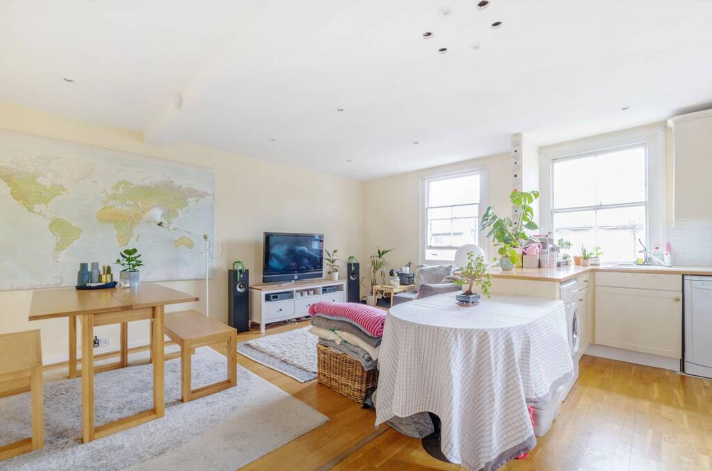 2 bed 1st Floor Flat for rent in London. From Foxtons - Wimbledon