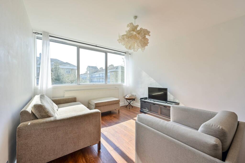 2 bed 1st Floor Flat for rent in London. From Foxtons - Wimbledon