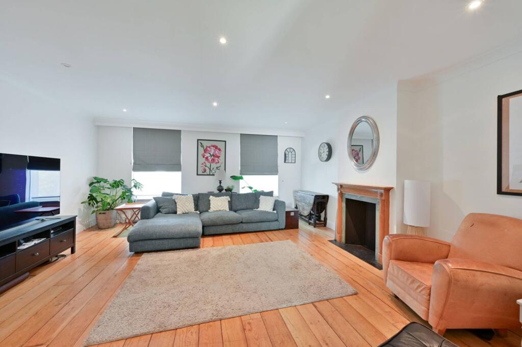 5 bed Mid Terraced House for rent in London. From Foxtons - Wimbledon