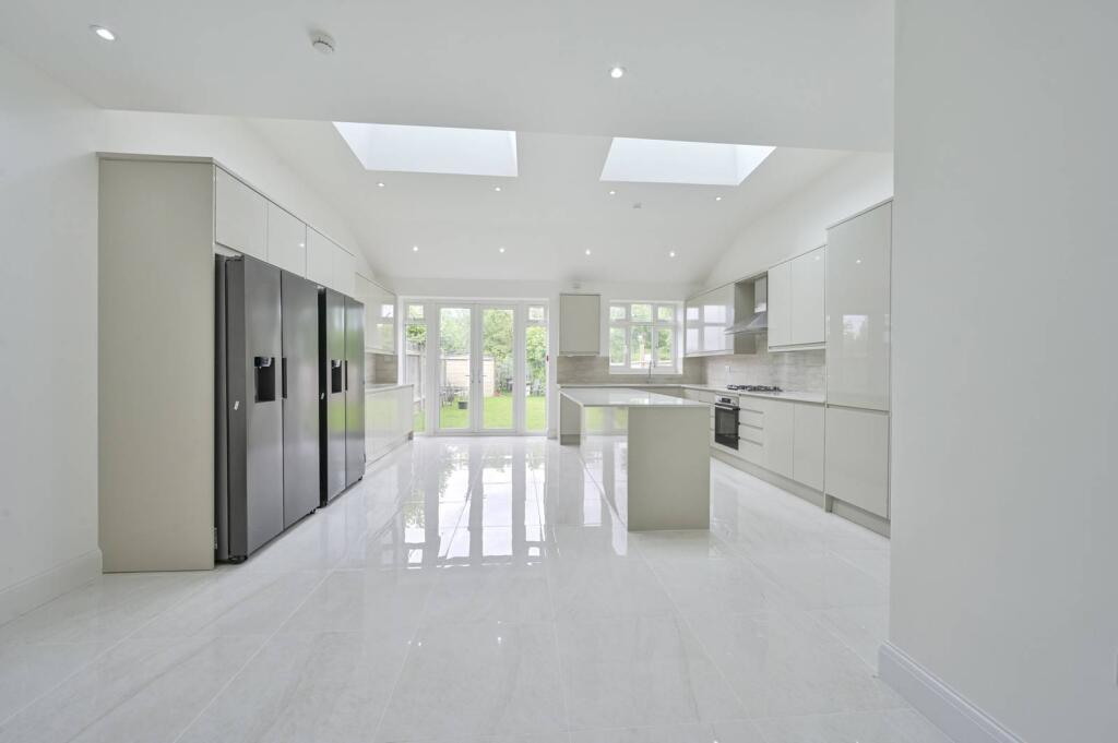 5 bed Mid Terraced House for rent in London. From Foxtons - Wimbledon 5 bed Mid Terraced House for rent in London. From Foxtons - Wimbledon