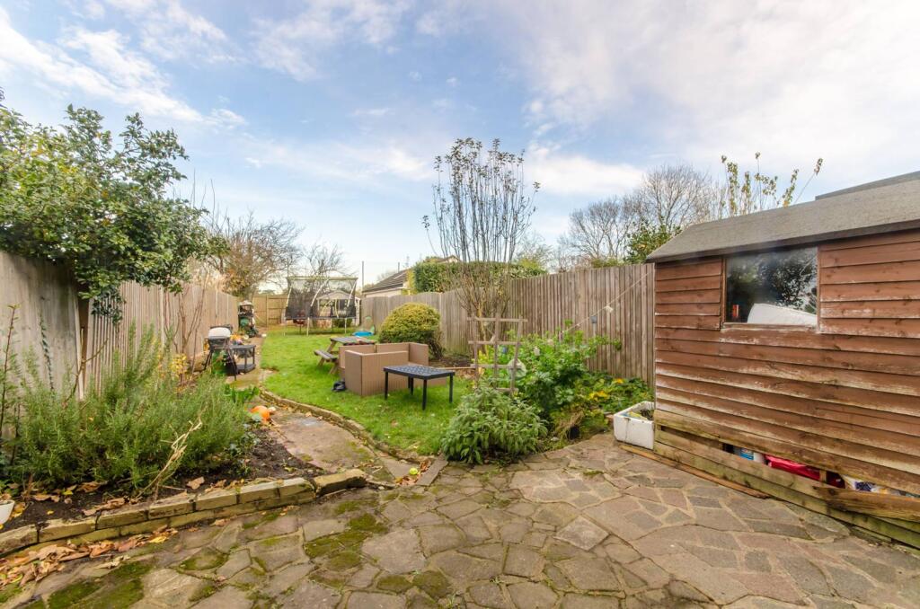 3 bed Mid Terraced House for rent in Wimbledon. From Foxtons - Wimbledon