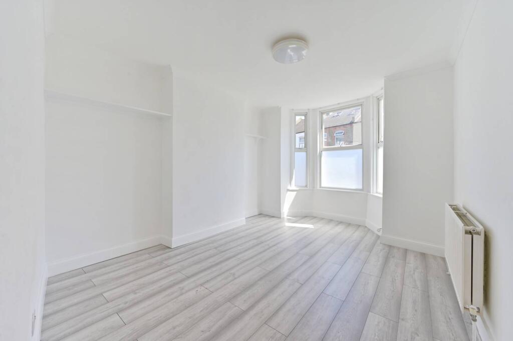 4 bed End of Terrace for rent in Merton. From Foxtons - Wimbledon