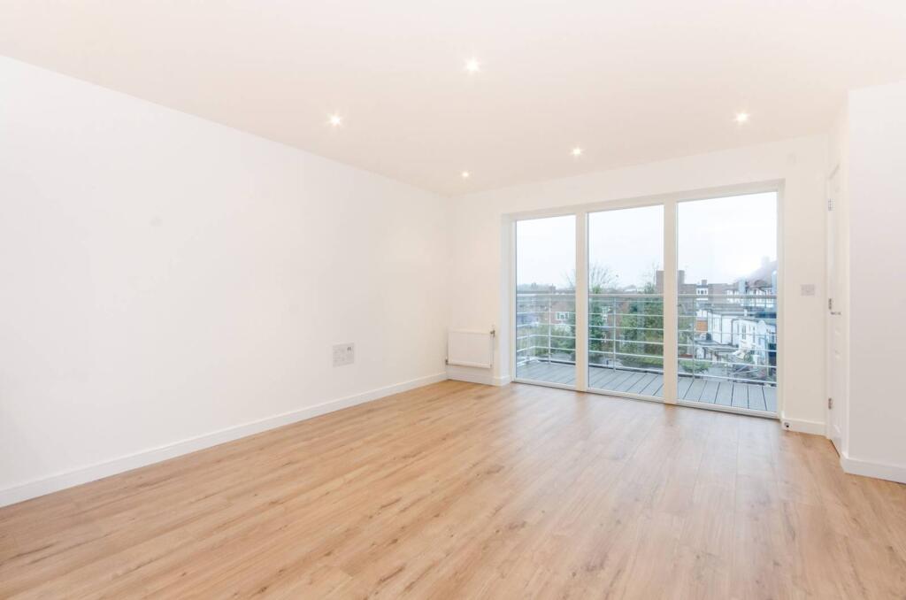 1 bed 1st Floor Flat for rent in New Malden. From Foxtons - Wimbledon