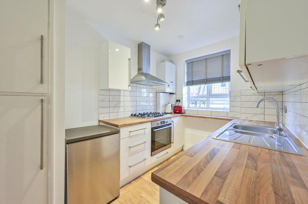 1 bed 1st Floor Flat for rent in Wimbledon. From Foxtons - Wimbledon
