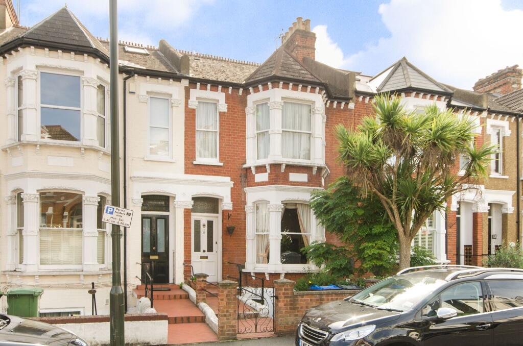 2 bed 1st Floor Flat for rent in London. From Foxtons - Wimbledon