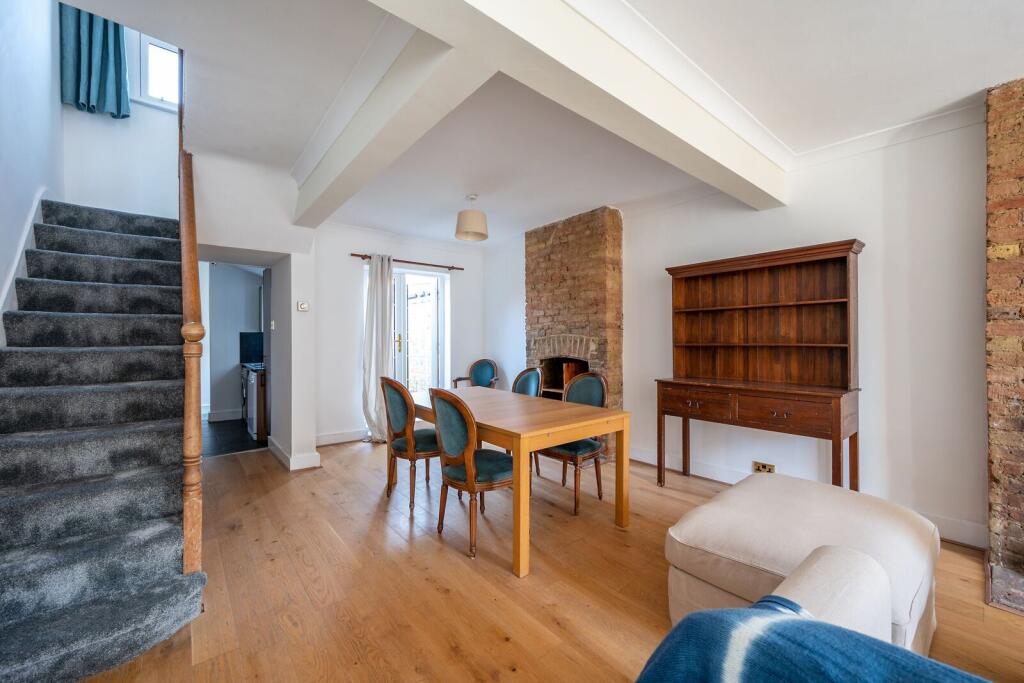 3 bed Mid Terraced House for rent in Wimbledon. From Foxtons - Wimbledon 3 bed Mid Terraced House for rent in Wimbledon. From Foxtons - Wimbledon