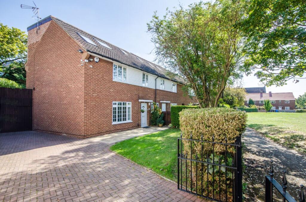 4 bed Semi Detached for rent in Wimbledon. From Foxtons - Wimbledon