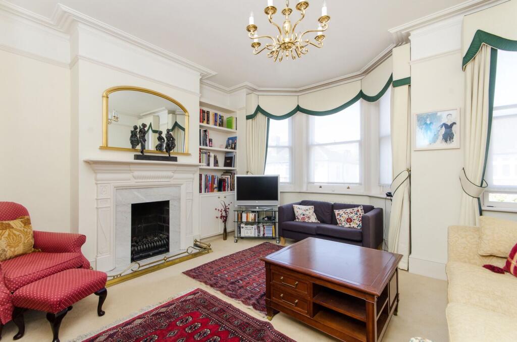 3 bed 1st Floor Flat for rent in Wimbledon. From Foxtons - Wimbledon