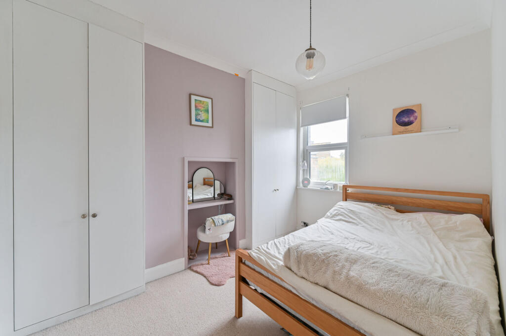 1 bed 1st Floor Flat for rent in Merton. From Foxtons - Wimbledon