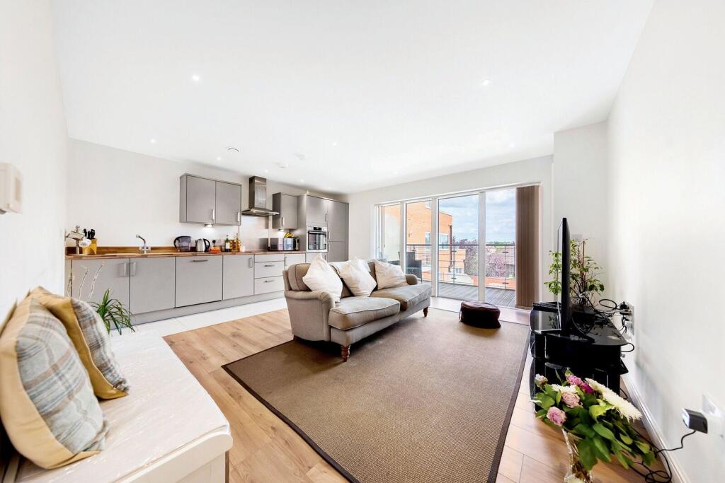 1 bed 1st Floor Flat for rent in London. From Foxtons - Wimbledon
