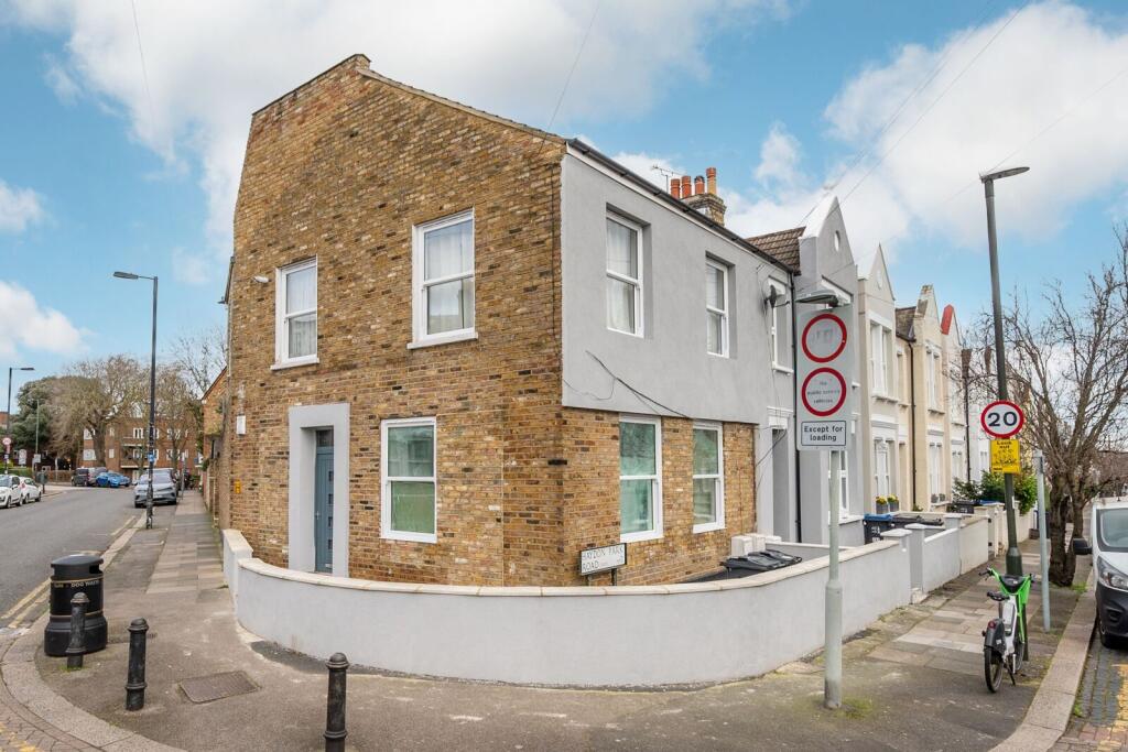 4 bed 1st Floor Flat for rent in Wimbledon. From Foxtons - Wimbledon 4 bed 1st Floor Flat for rent in Wimbledon. From Foxtons - Wimbledon