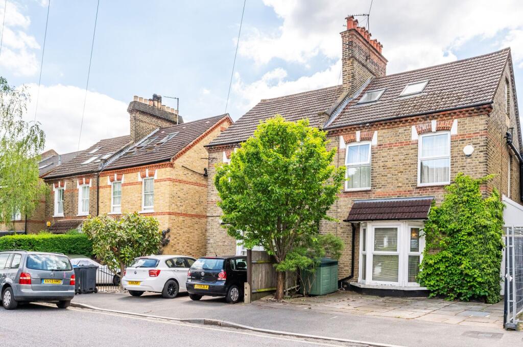 4 bed Semi Detached for rent in Wimbledon. From Foxtons - Wimbledon