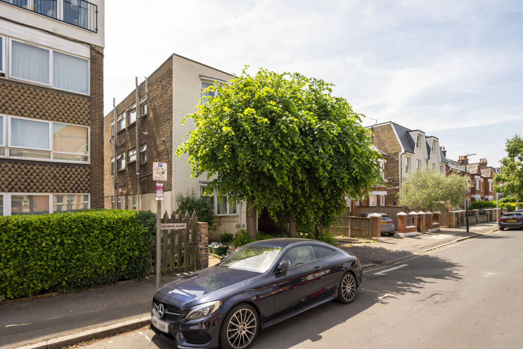 1 bed 1st Floor Flat for rent in Wimbledon. From Foxtons - Wimbledon