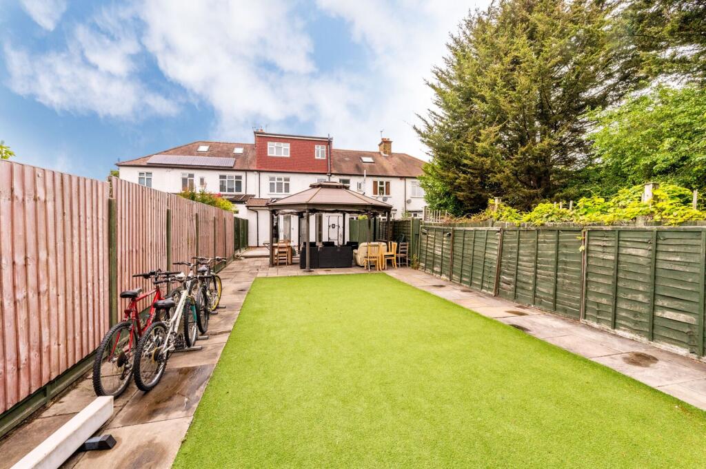 5 bed Mid Terraced House for rent in London. From Foxtons - Wimbledon