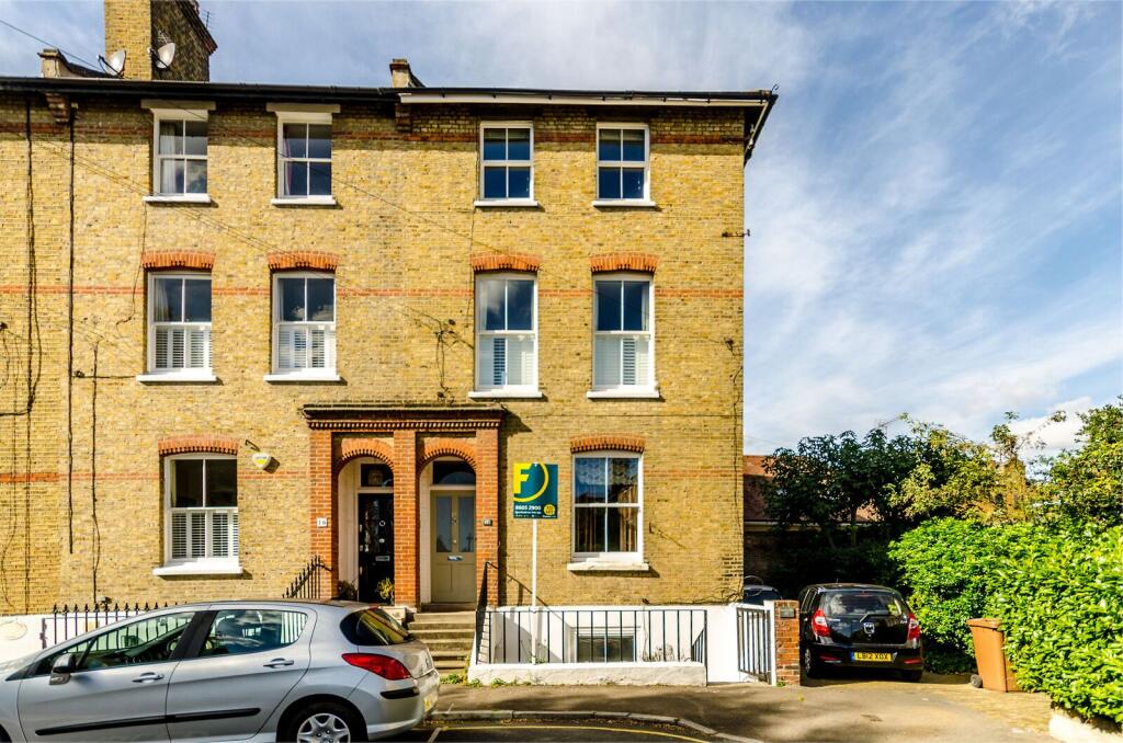 1 bed 1st Floor Flat for rent in London. From Foxtons - Wimbledon