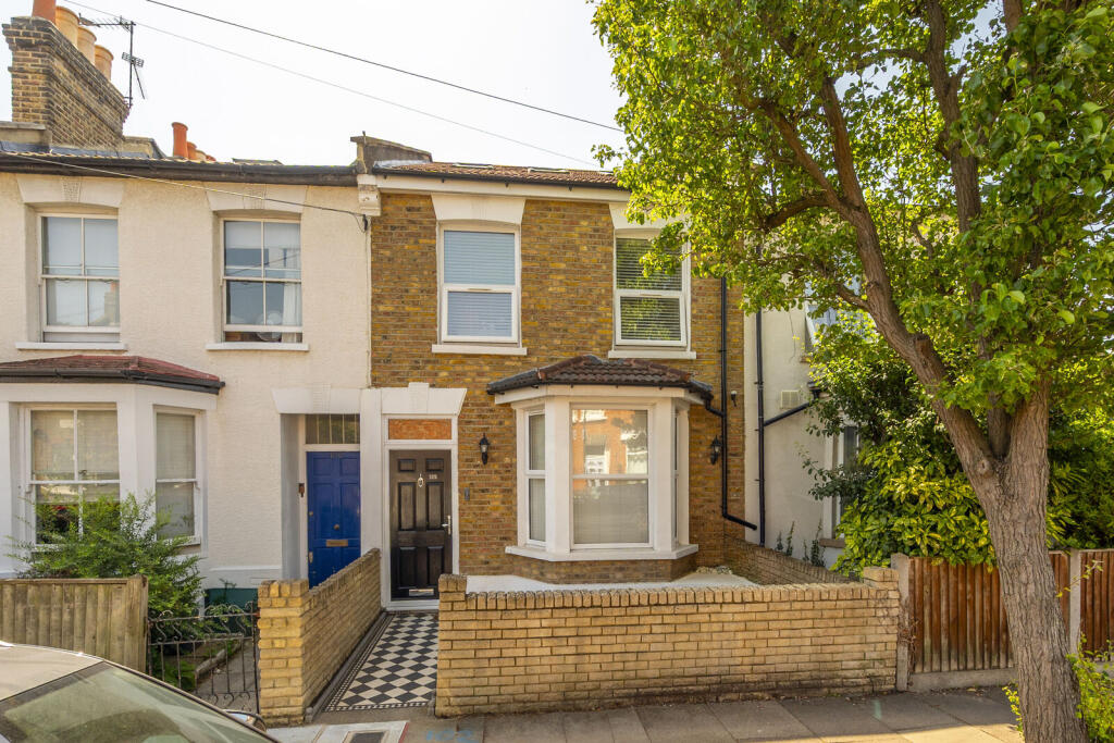 4 bed Detached for rent in Wimbledon. From Foxtons - Wimbledon