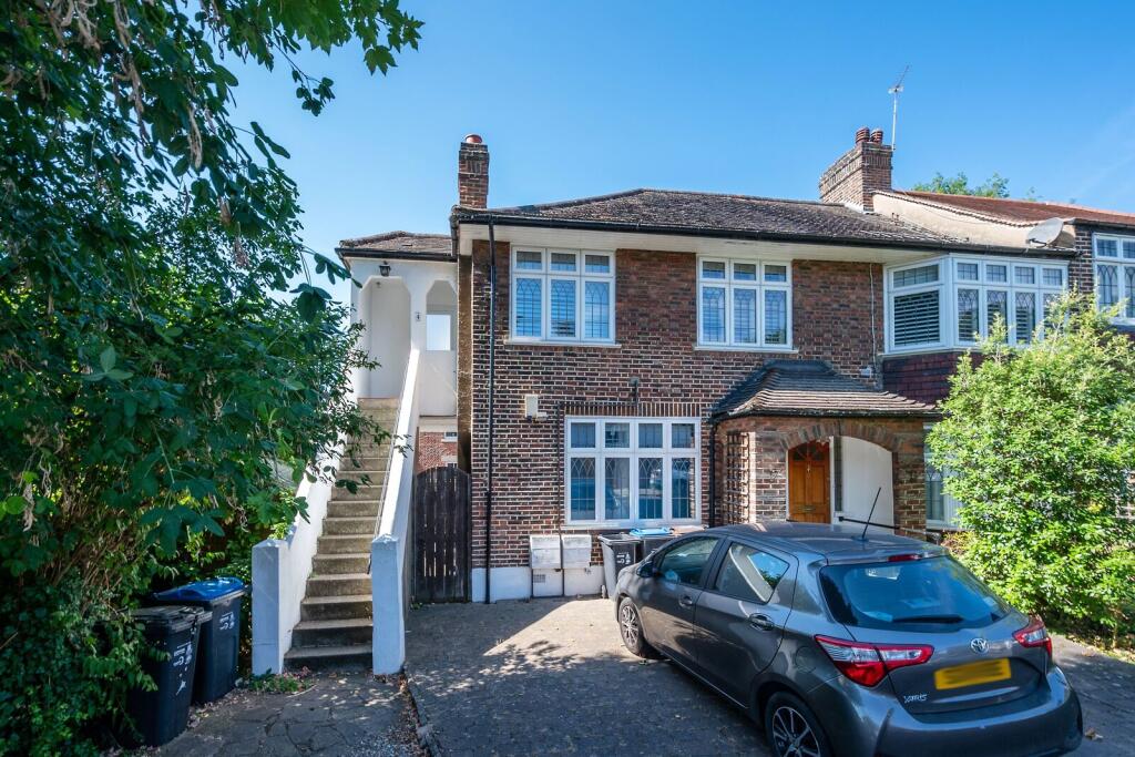 3 bed Annexe for rent in Wimbledon. From Foxtons - Wimbledon