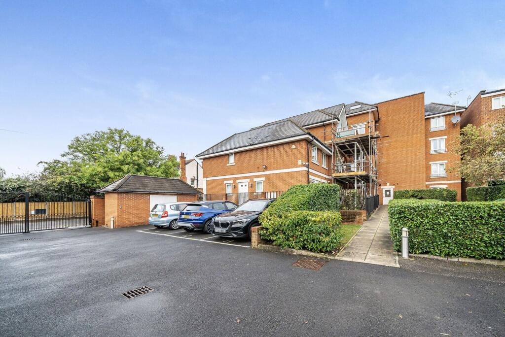 2 bed 1st Floor Flat for rent in Wimbledon. From Foxtons - Wimbledon 2 bed 1st Floor Flat for rent in Wimbledon. From Foxtons - Wimbledon