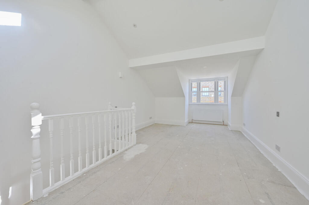 3 bed Detached for rent in Wimbledon. From Foxtons - Wimbledon