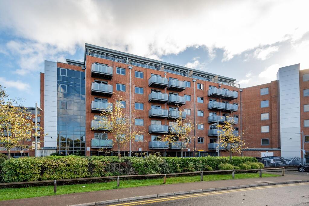 1 bed 1st Floor Flat for rent in Merton. From Foxtons - Wimbledon