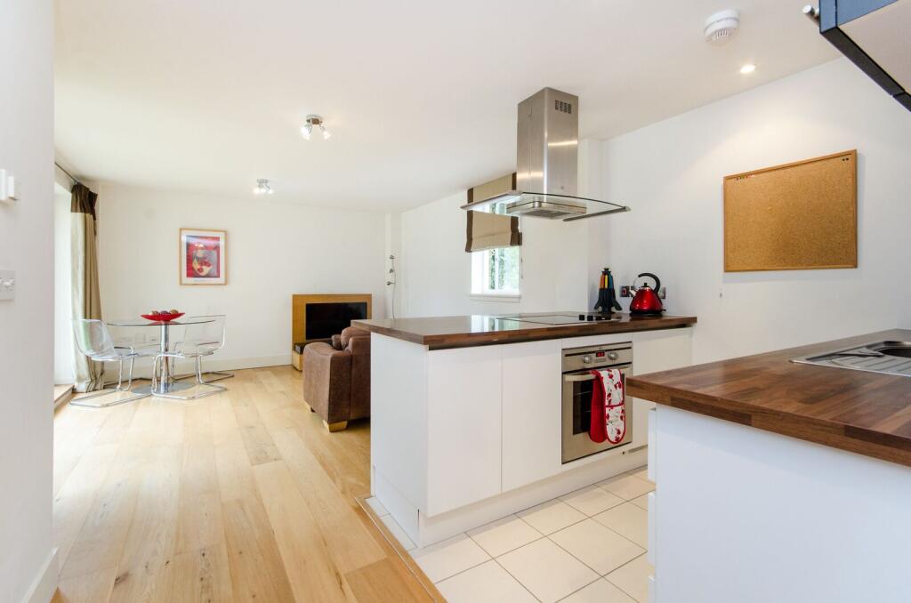 2 bed 1st Floor Flat for rent in Wimbledon. From Foxtons - Wimbledon