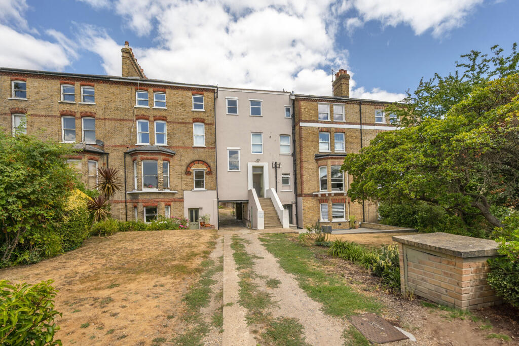 2 bed 1st Floor Flat for rent in London. From Foxtons - Wimbledon 2 bed 1st Floor Flat for rent in London. From Foxtons - Wimbledon