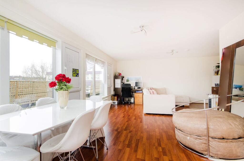 2 bed 1st Floor Flat for rent in Wimbledon. From Foxtons - Wimbledon 2 bed 1st Floor Flat for rent in Wimbledon. From Foxtons - Wimbledon