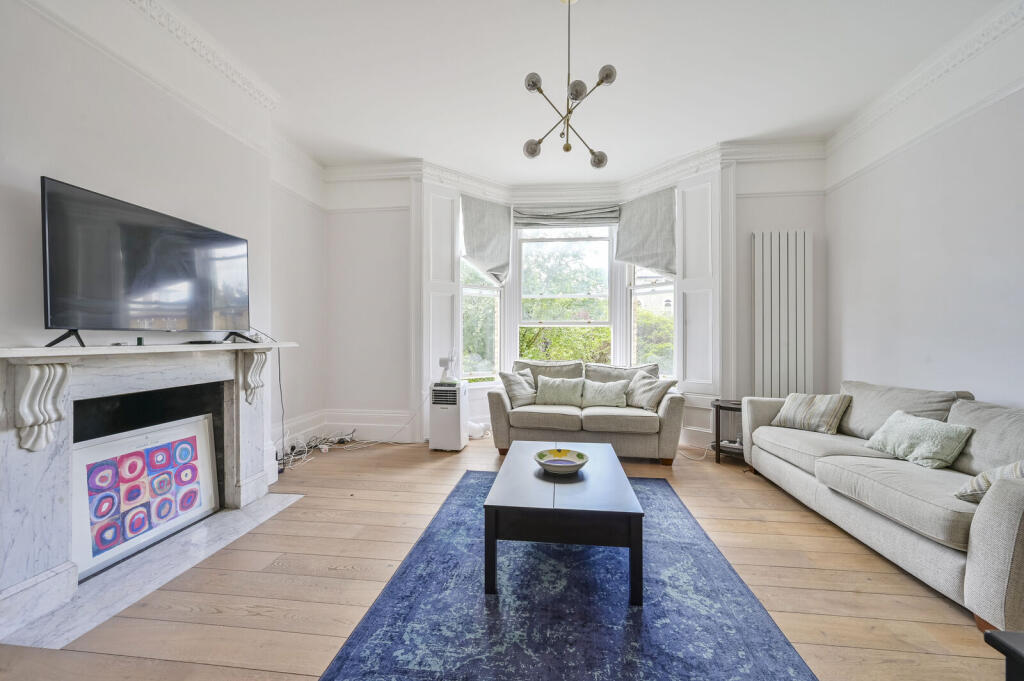 2 bed 1st Floor Flat for rent in London. From Foxtons - Wimbledon