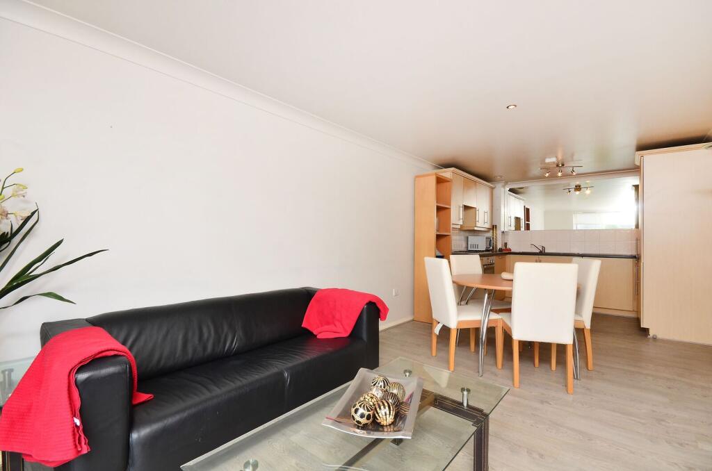 2 bed 1st Floor Flat for rent in Wimbledon. From Foxtons - Wimbledon